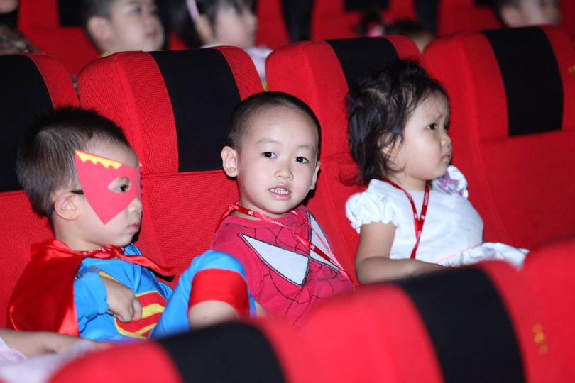 Trẻ em mấy tuổi được vào rạp chiếu phim