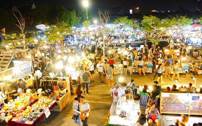 Ăn vặt ở chợ đêm Nha Trang