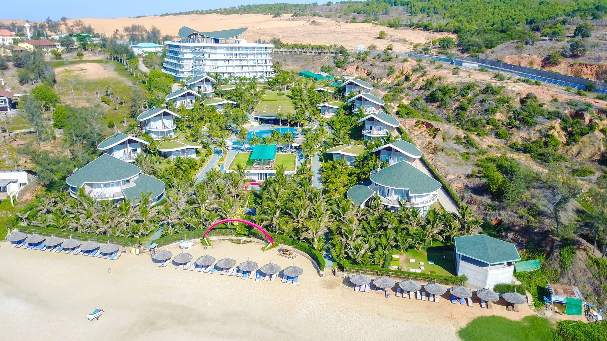 Sandunes Beach Resort & Spa Mũi Né